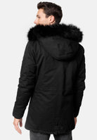 TRUEPRODIGY julius Herren-Winterjacke in Schwarz, gekennzeichnet durch Kapuze mit Kunstpelz und strukturiertes Design. Rückansicht zeigt stilvolle, warme Jacke für kühle Wetterbedingungen. Perfekt für urbane Outfits.